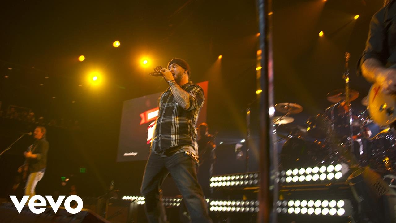 Brantley Gilbert - It’s About To Get Dirty (Live on the Honda Stage at iHeartRadio Theater LA)