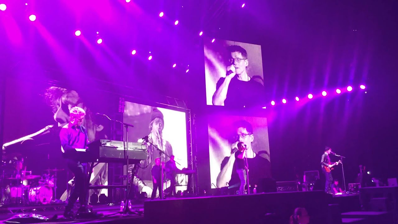 Aha Glasgow Hydro Full HD Front Row Cast in Steel.