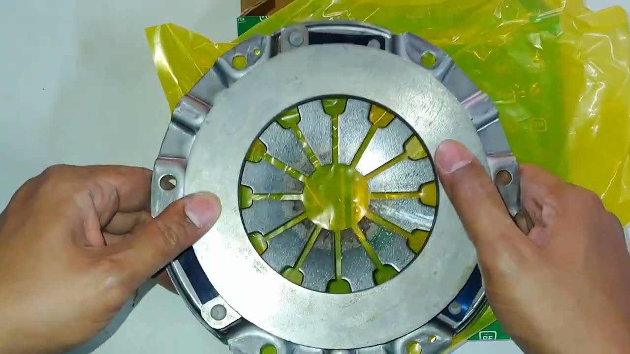 Bajaj auto 3 wheeler compact diesel hand auto clutch pressure plate, cover clutch. Part no. BA133039