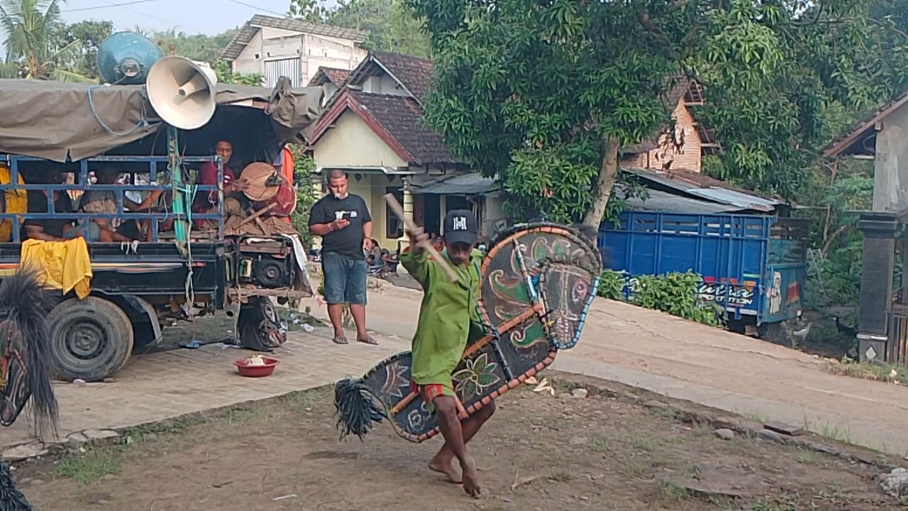 Terbaru part 2 jaranan ngamen Getar Semi Budoyo live Tegal Rejo bareng Jombang