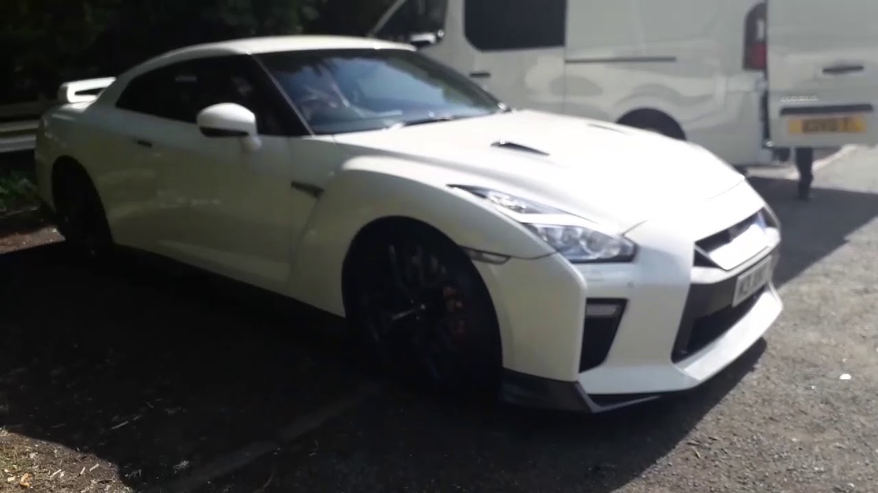 Nissan gtr (simon bevo)