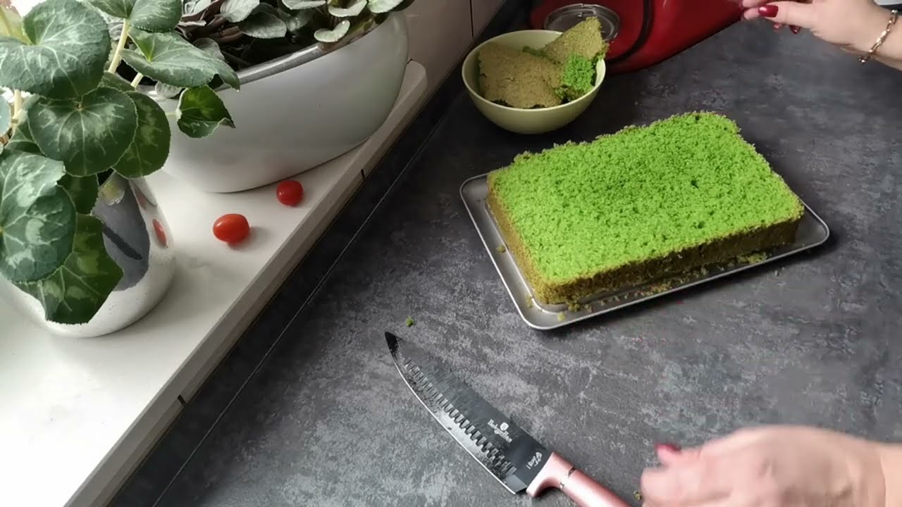 Puszysty biszkopt szpinakowy - ciasto szpinakowe  - pyszne   pulchne