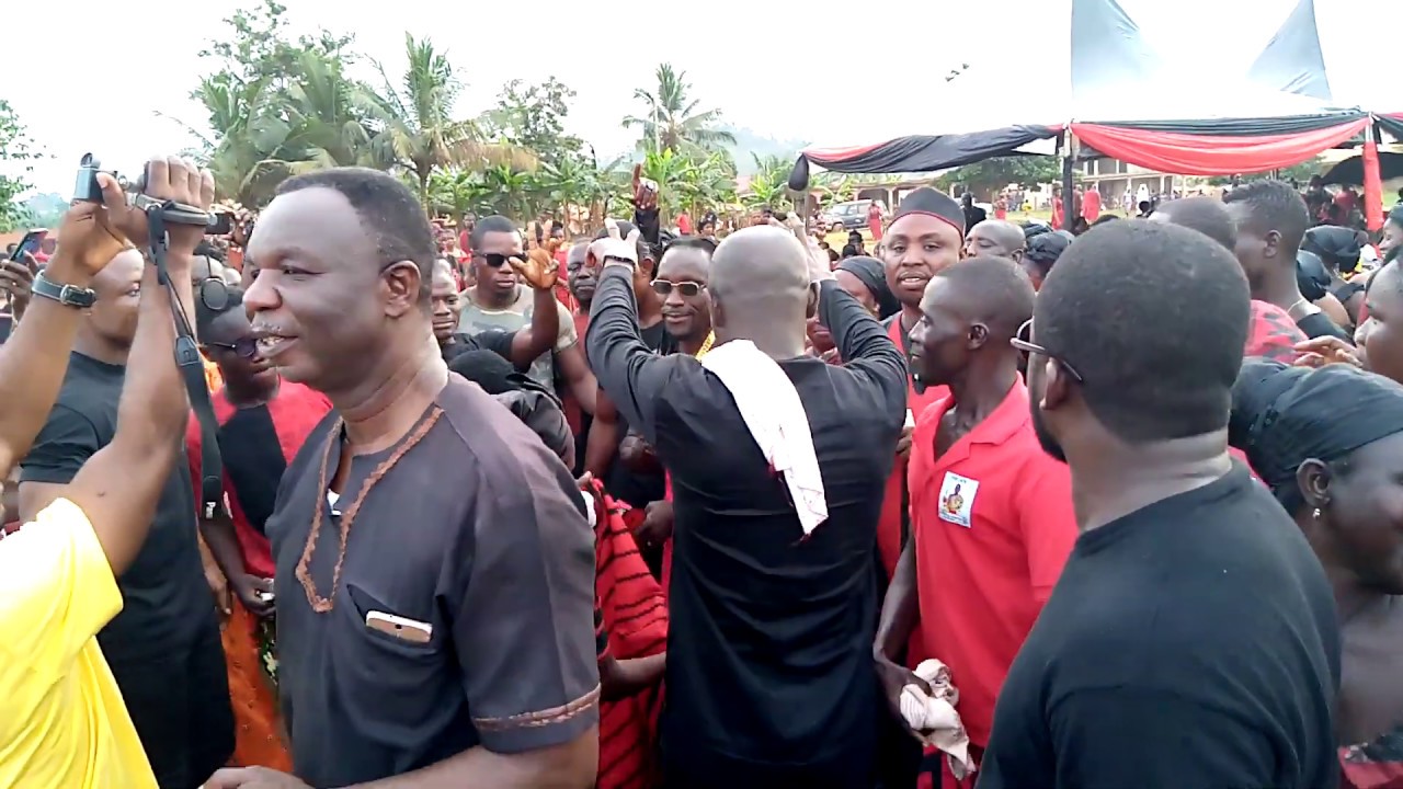Nana tabiri perform his song apem abu