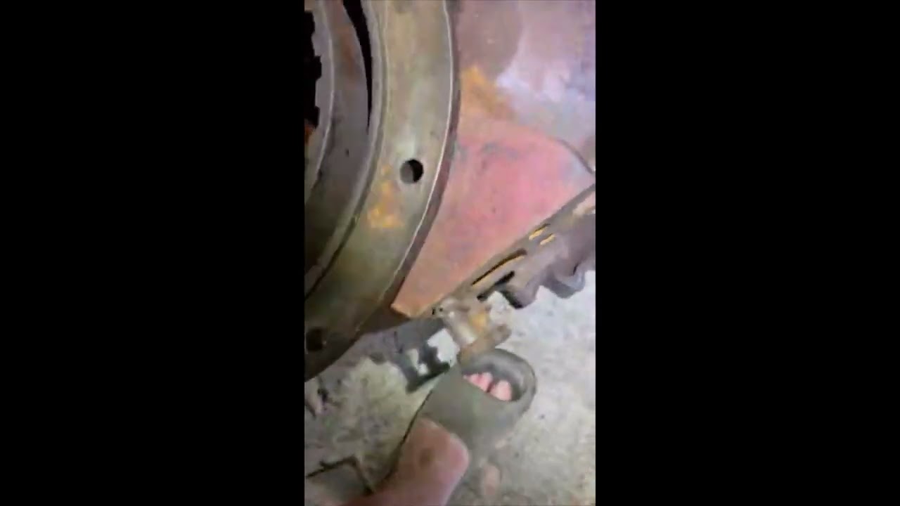 Bull Fiat 8065, remontage des freins et des caters d'embrayage