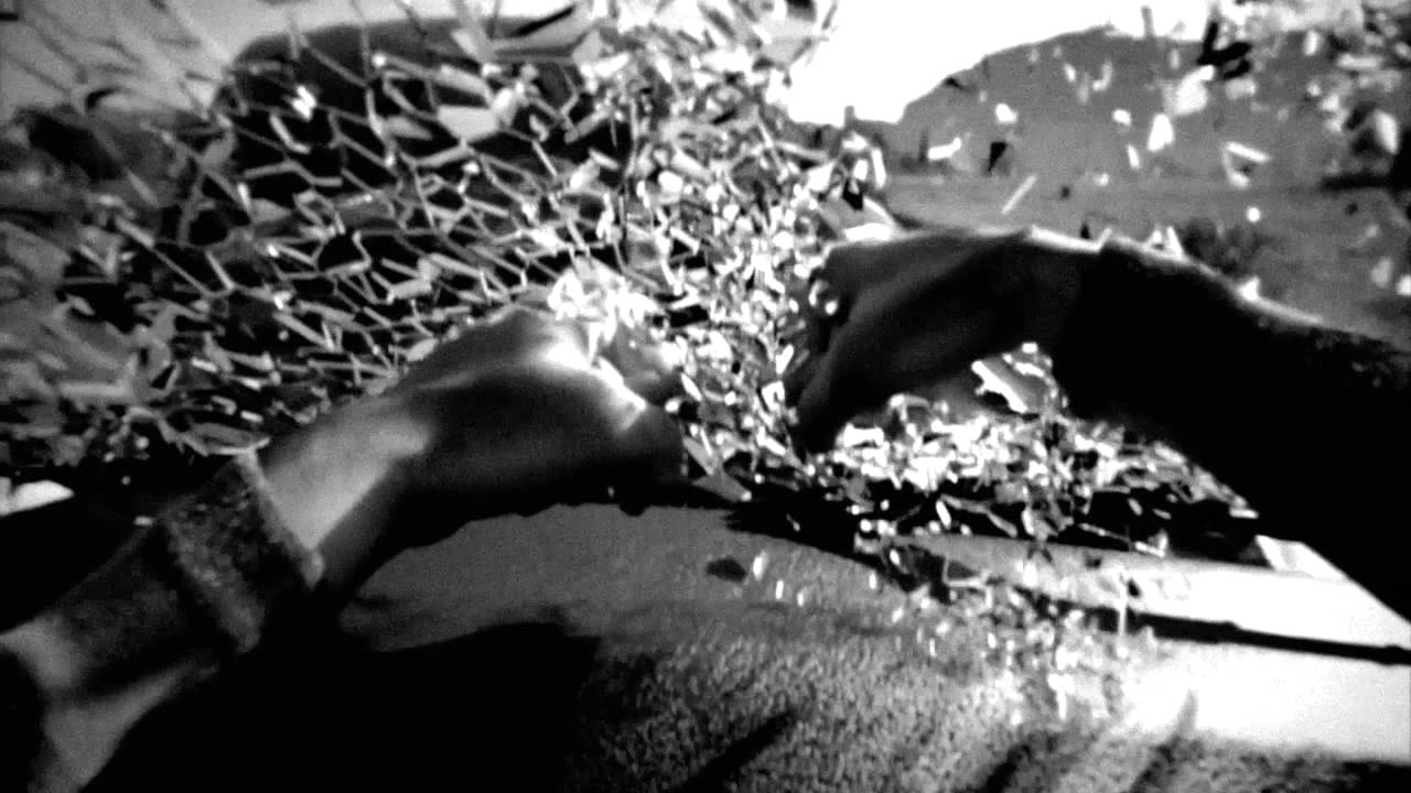 TUA - MOMENT (OFFICIAL VIDEO)