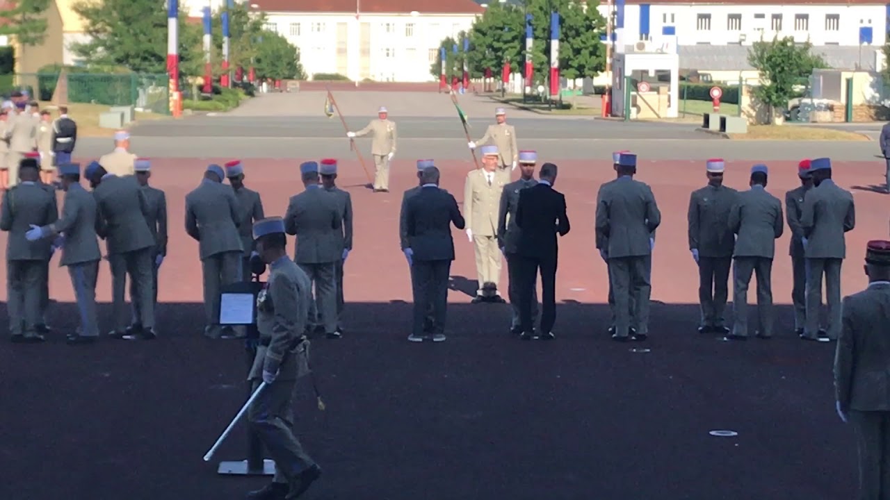ENSOA Saint Maixent 11 juillet 2018 . Remise des gallons 322 eme promotion adj/chef Lhernould