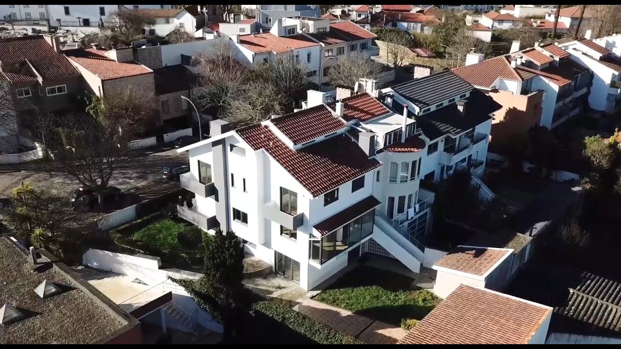 Moradia T3+1 (3 Frentes) | Vistas p/ Parque da Cidade (Porto 600m) | Totalmente Remodelada