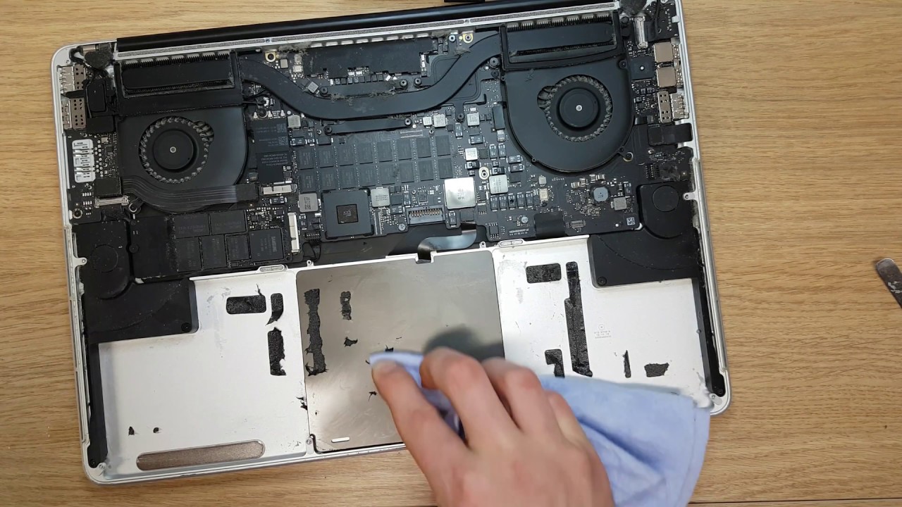 Apple A1398 macbook pro 2015 how to replace battery easy and fast. Clean after