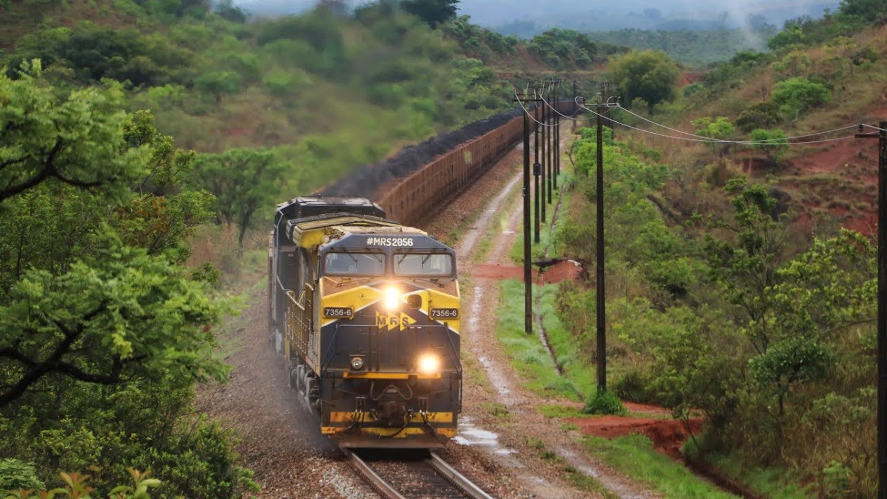 Trem pesado com mais de 16mil toneladas e 3 locomotivas apenas subindo rampa na Ferrovia do A&ccedil;o