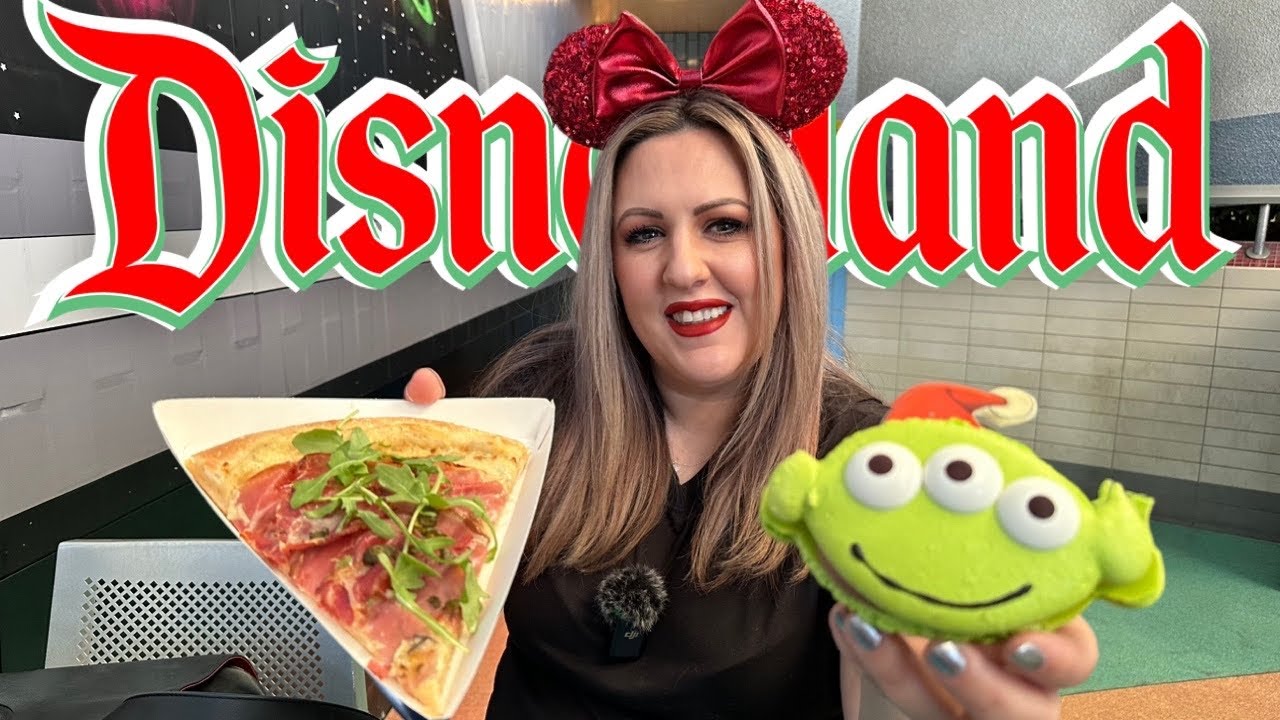 NEW 2022 DISNEYLAND COMPLETE HOLIDAY FOOD GUIDE! Everything to try and were to find it all!
