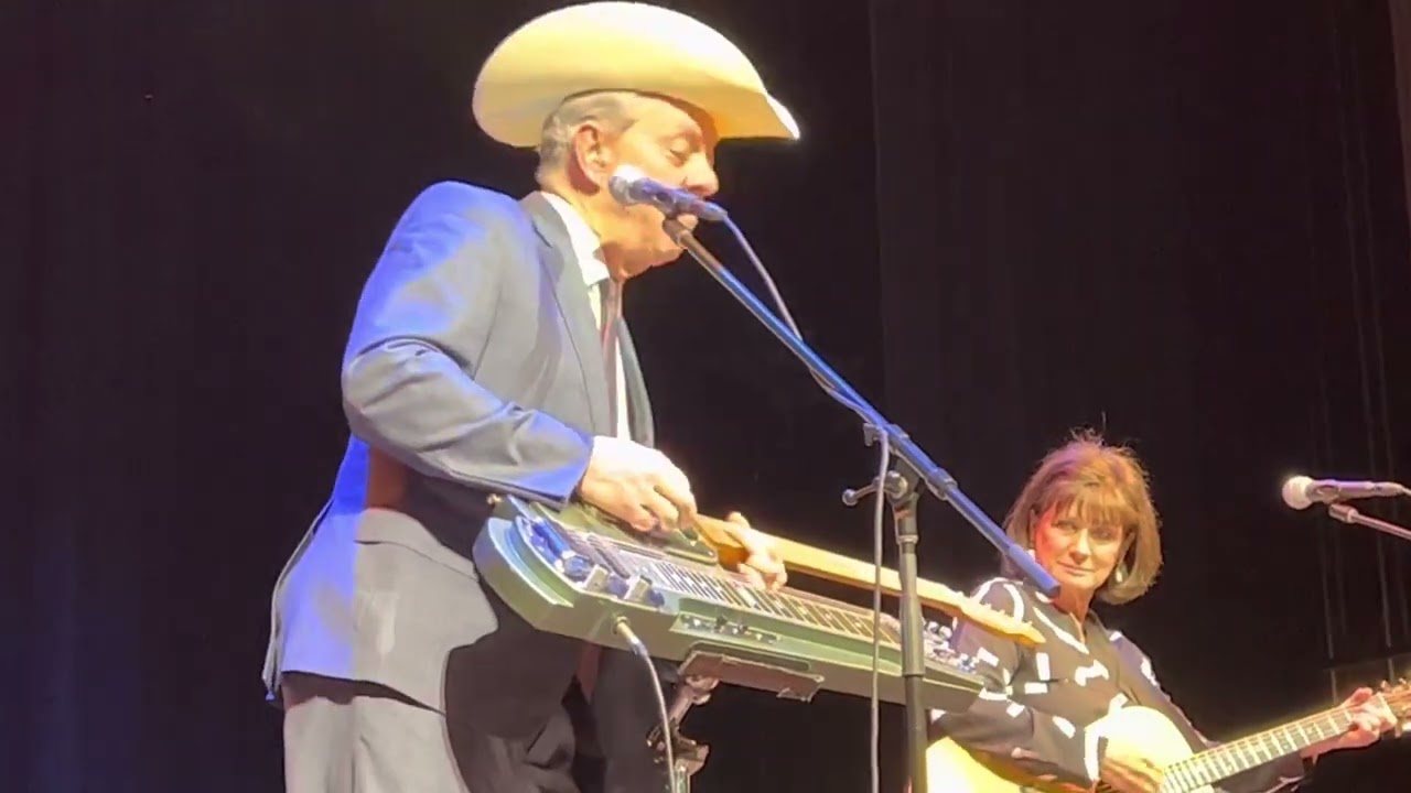 Junior Brown Surf Medley - 03/25/2023