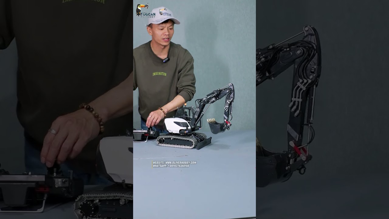 Watch Oliver unboxing the LESU Metal 1/14 4 Arms Hydraulic RC Excavator MC15 4 Arms!