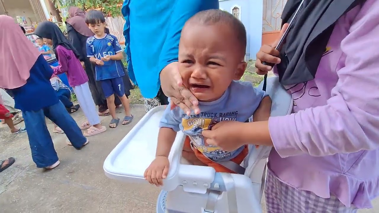 Acara Selamatan Saweran Sinyo