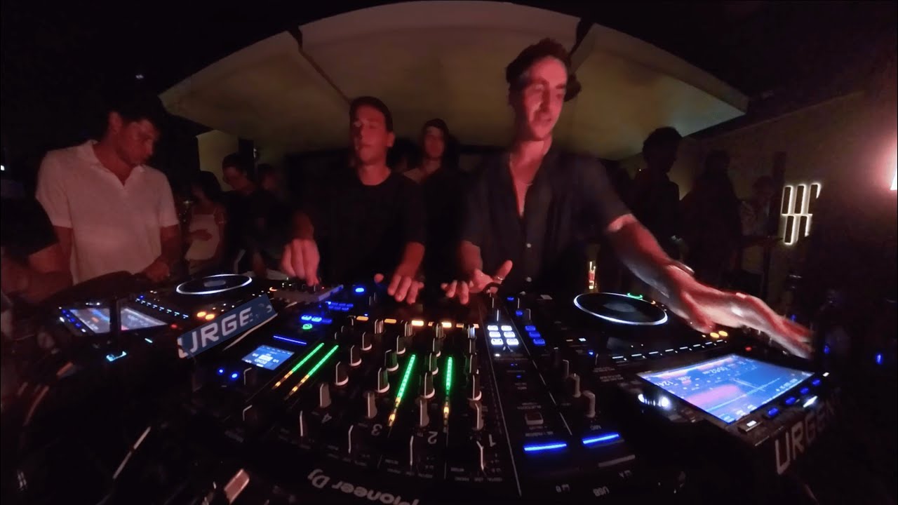 Ali & Jezz and Dennis Louvra Live Set at Sips Bodrum | Magna People 003