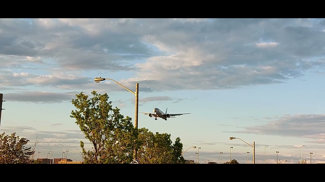 AIR CANADA Reg. C FIVM BOEING 777 333ER FROM TOKYO FLIGHT AC10