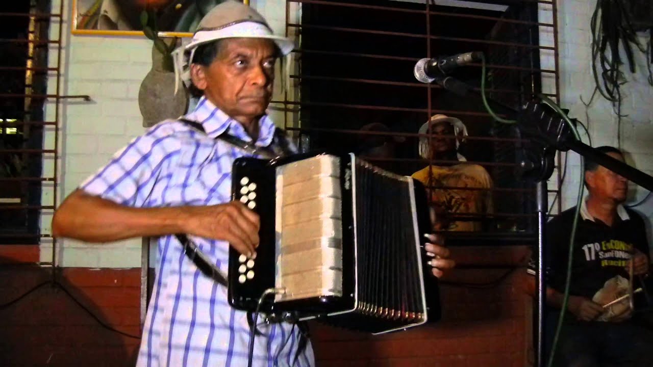 XAXADINHO DAS ALAGOAS(SEVERINO JANU&Aacute;RIO)/LUIZINHO DOS 8 BAIXOS.