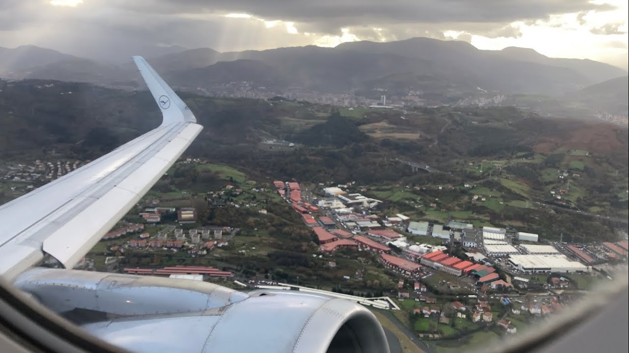 Lufthansa Airbus A320 Takeoff from Bilbao Airport (BIO) [4K]