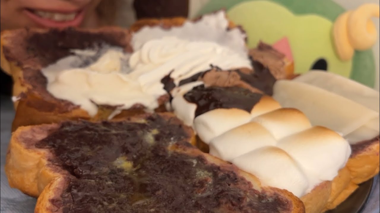 【飯テロ】深夜に小倉トーストを自由にアレンジしてモグモグ🫘