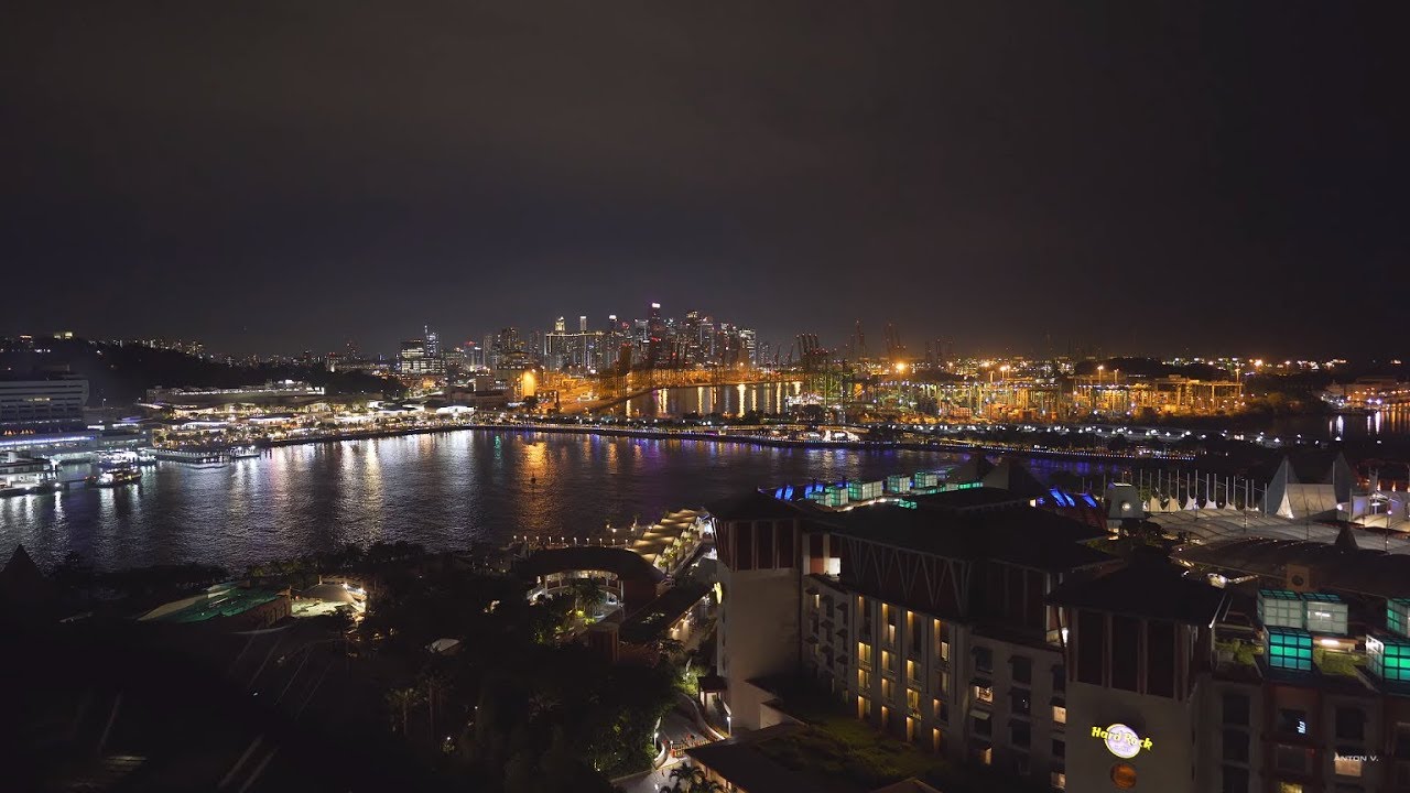 Singapore, cable car night ride from Sentosa to Harbourfront