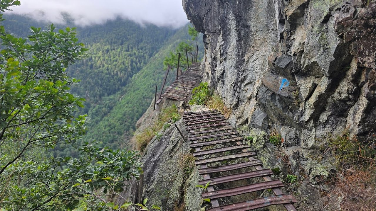 Pyrénées : Pic du Sanctus - Pic du Gourzy - Sentier des fenêtres