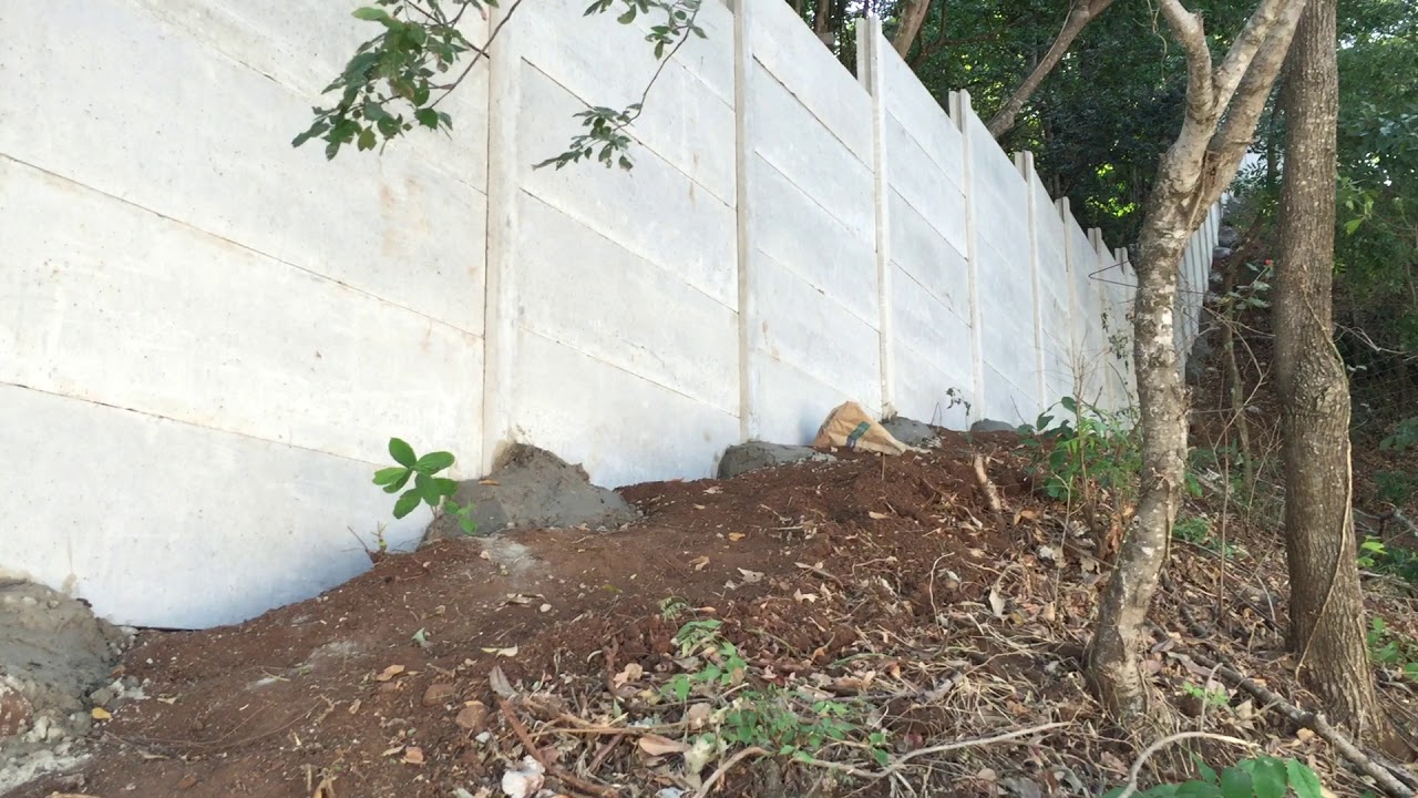 Instalaci&oacute;n de tapial prefabricado en terreno inclinado