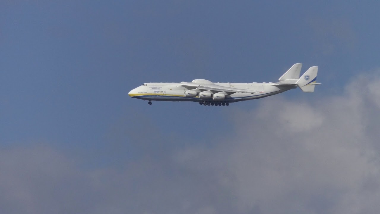 An-225 Mrija. Podejście do lądowania na warszawskim Okęciu. 14.04.2020 godzina 9:53