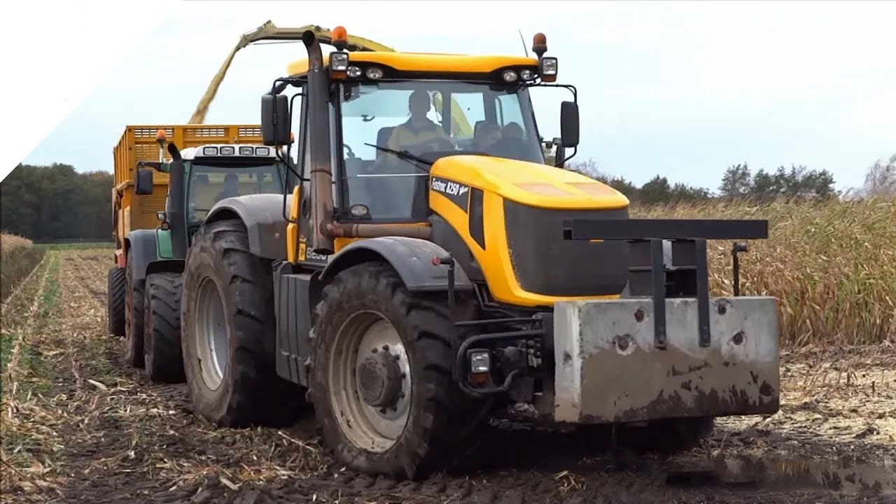 JCB Fastrac 8250 | Strong In The Mud