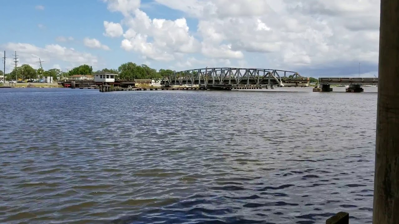 LOUISIANA PIVOT BRIDGE