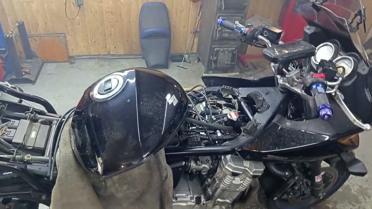 Taschner Garage - Gsf 1250 2 rész
