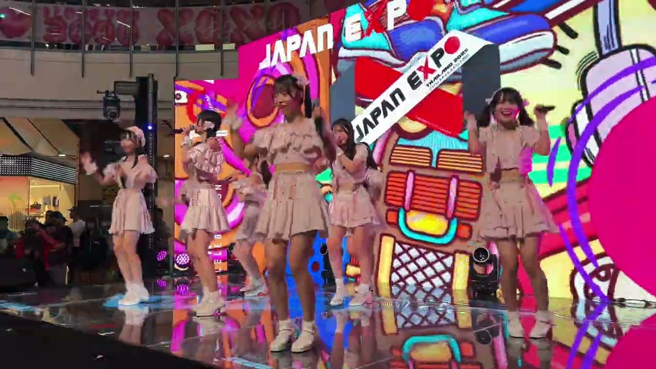 [Fancam] W. (Double V) - Natsu doki [4K] 20250207 @Japan Expo Thailand 2025 , Central World