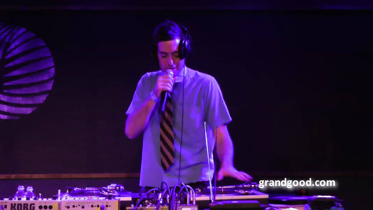 Edan - Fumbling Over Words That Rhyme Live