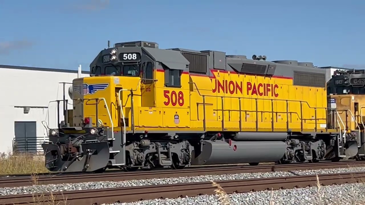 Railfanning the Mineola Sub *2 EastBounds W/Local Engines Working