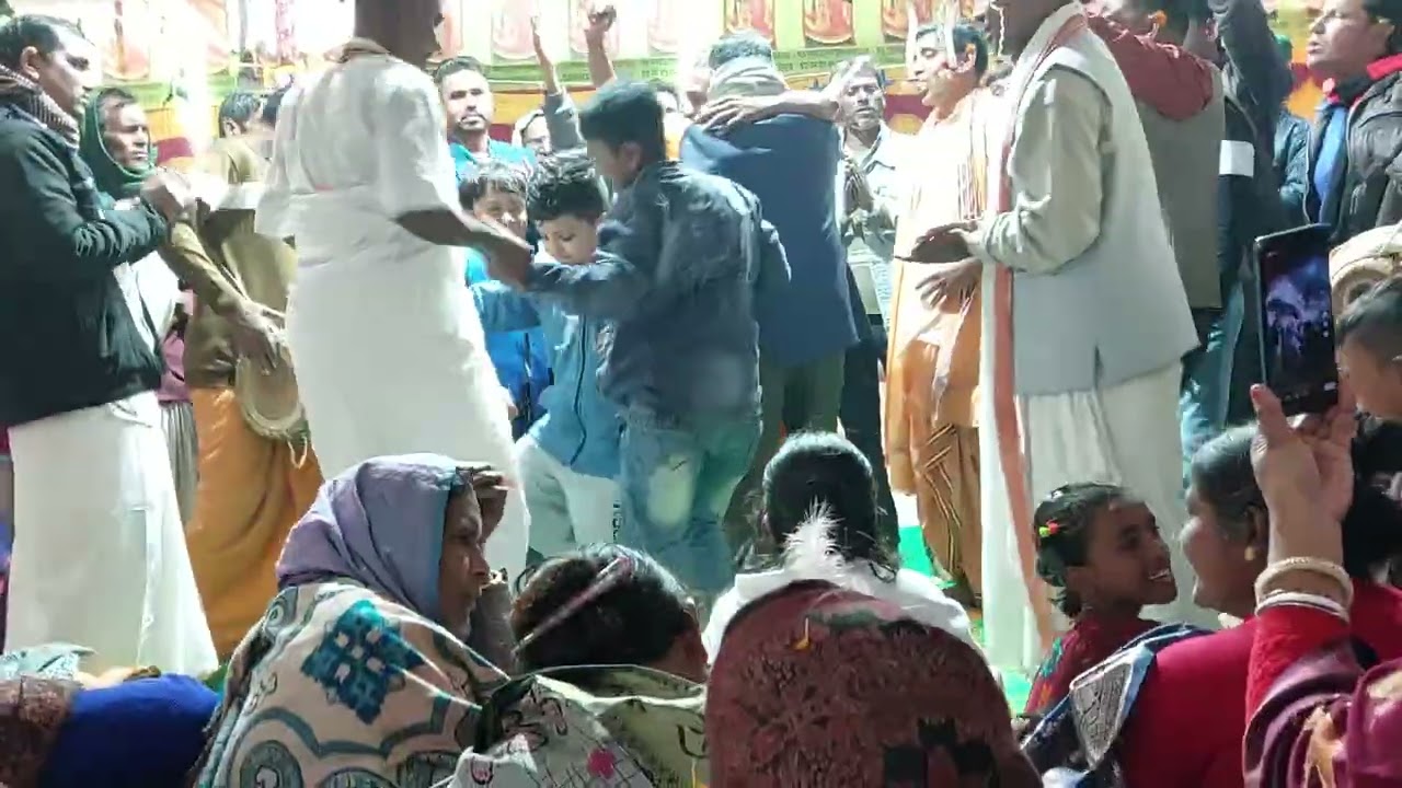 সেনগ্রাম কালিতলা বাজারস্থ কেন্দ্রীয় কালী মন্দিরে নামযজ্ঞ শেষে ভোগের কীর্তন। 🙏🕉🙏🕉🙏🕉🙏🕉🙏🕉🙏🕉🙏🕉🙏🕉🙏🕉🙏🕉🙏🕉🙏