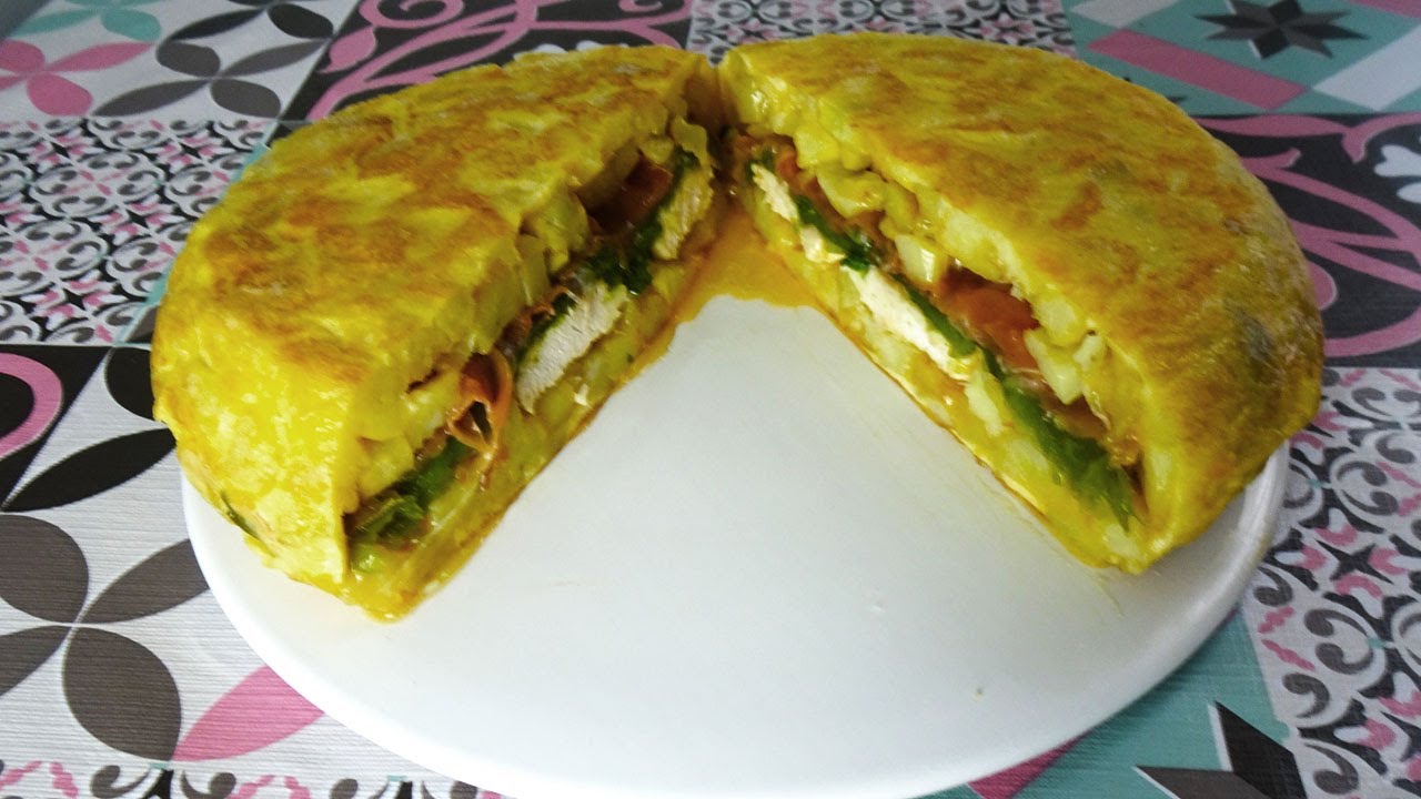 TORTILLA DE PATATAS RELLENA DE SERRANITO | RECETA FÁCIL