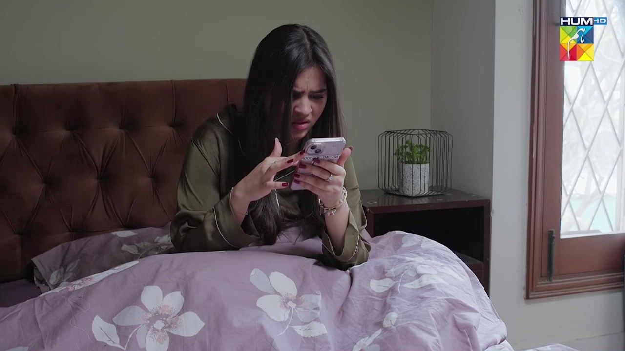 Larki Ki Pictures Social Media Par Viral..! #tumlarkaybhina #ainaasif - HUM TV