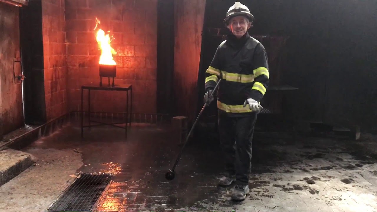 What happens if you pour water into hot oil?