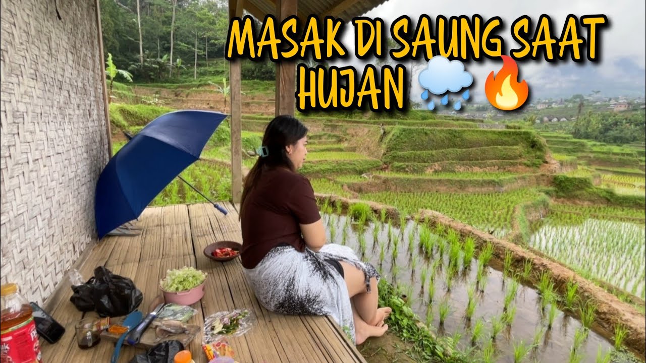 Masak Nasi Khas Sunda di Saung Saat Hujan 🌧️ Suasana Hangat & Syahdu di Tengah Sawah