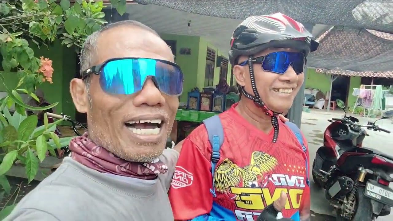 REVIEW WARUNG RUJAK YANG PALING TERKENAL DI DESA SABRANG AMBULU JEMBER