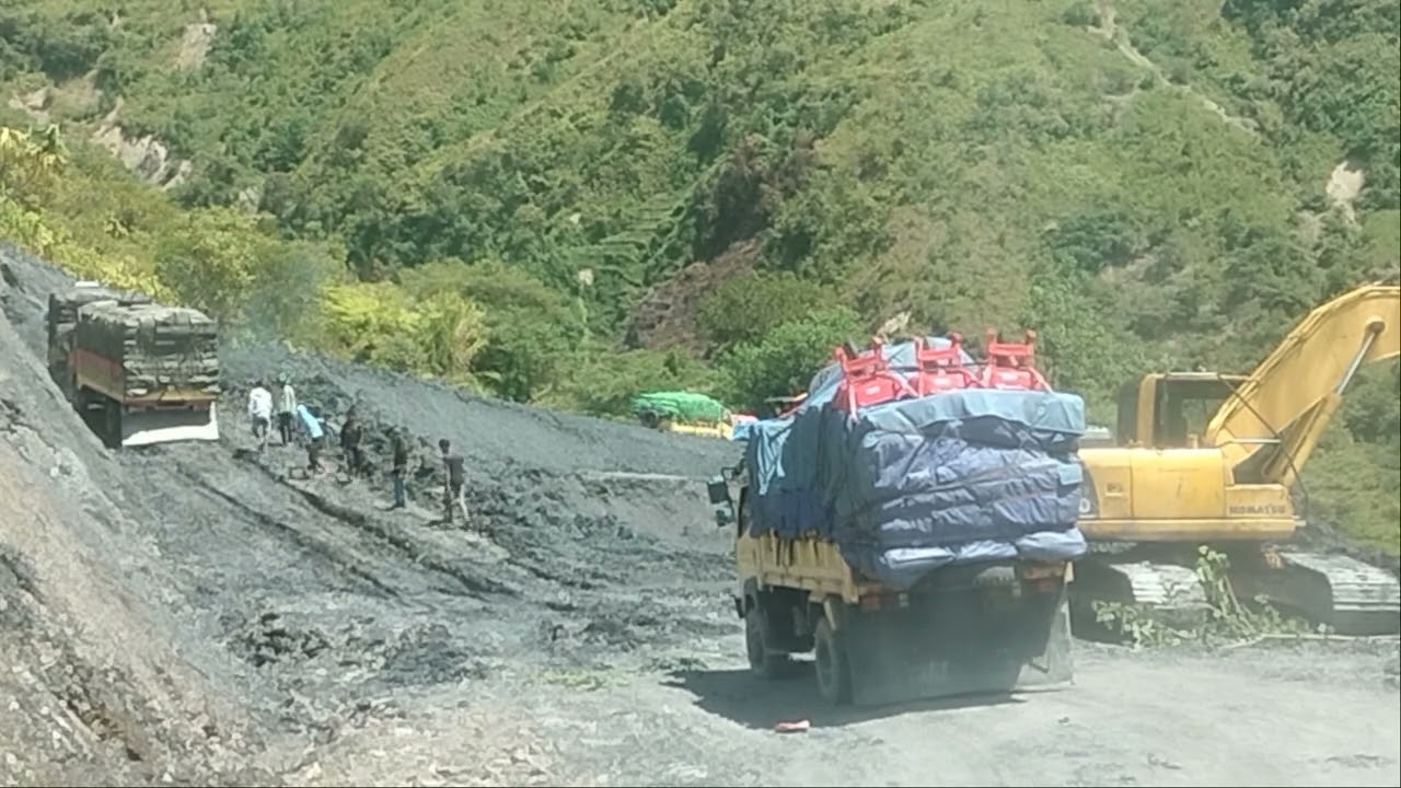 longsoran besar yg bikin kita parkir sampai 2 minggu dijalan