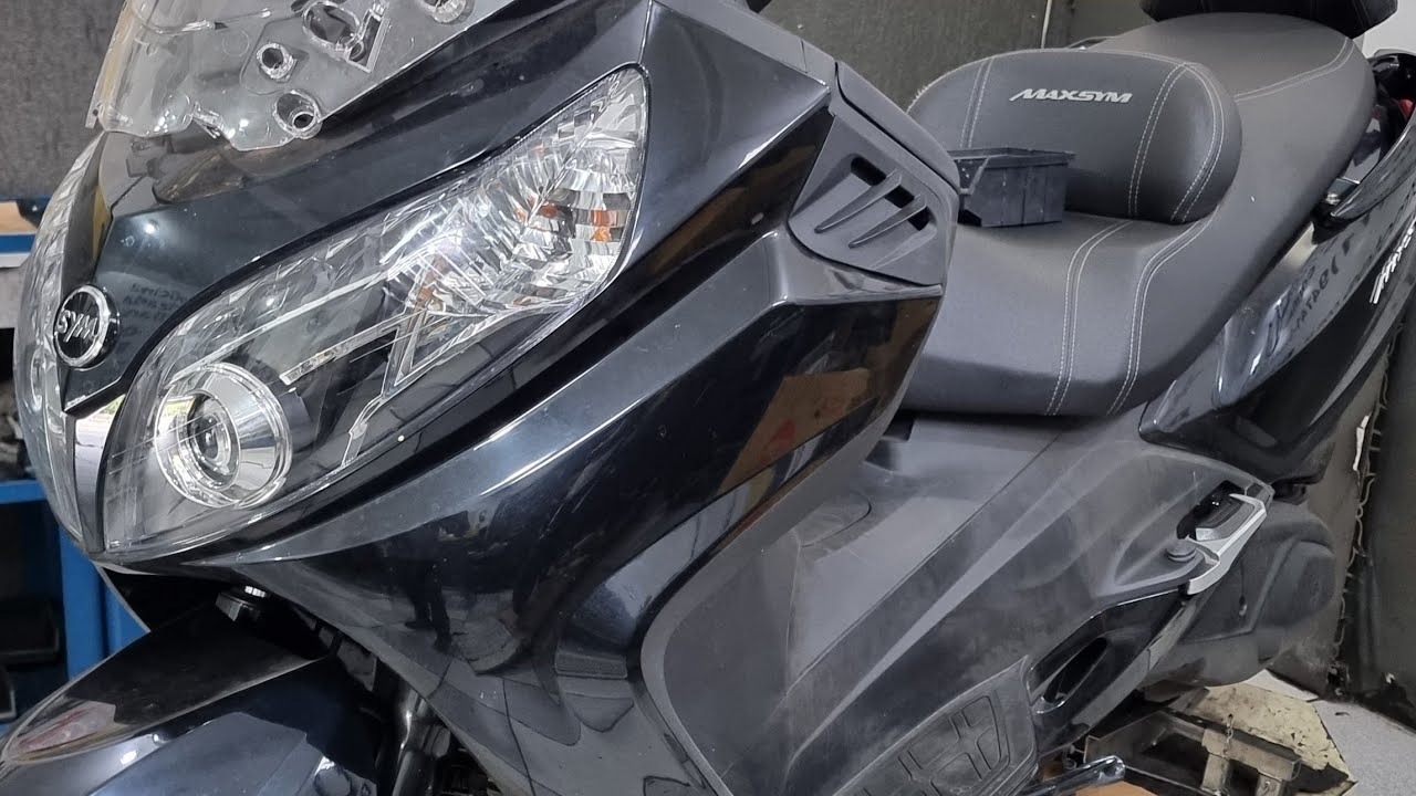 Dafra maxsym 400i baixando oléo manutenção Oliver  motos