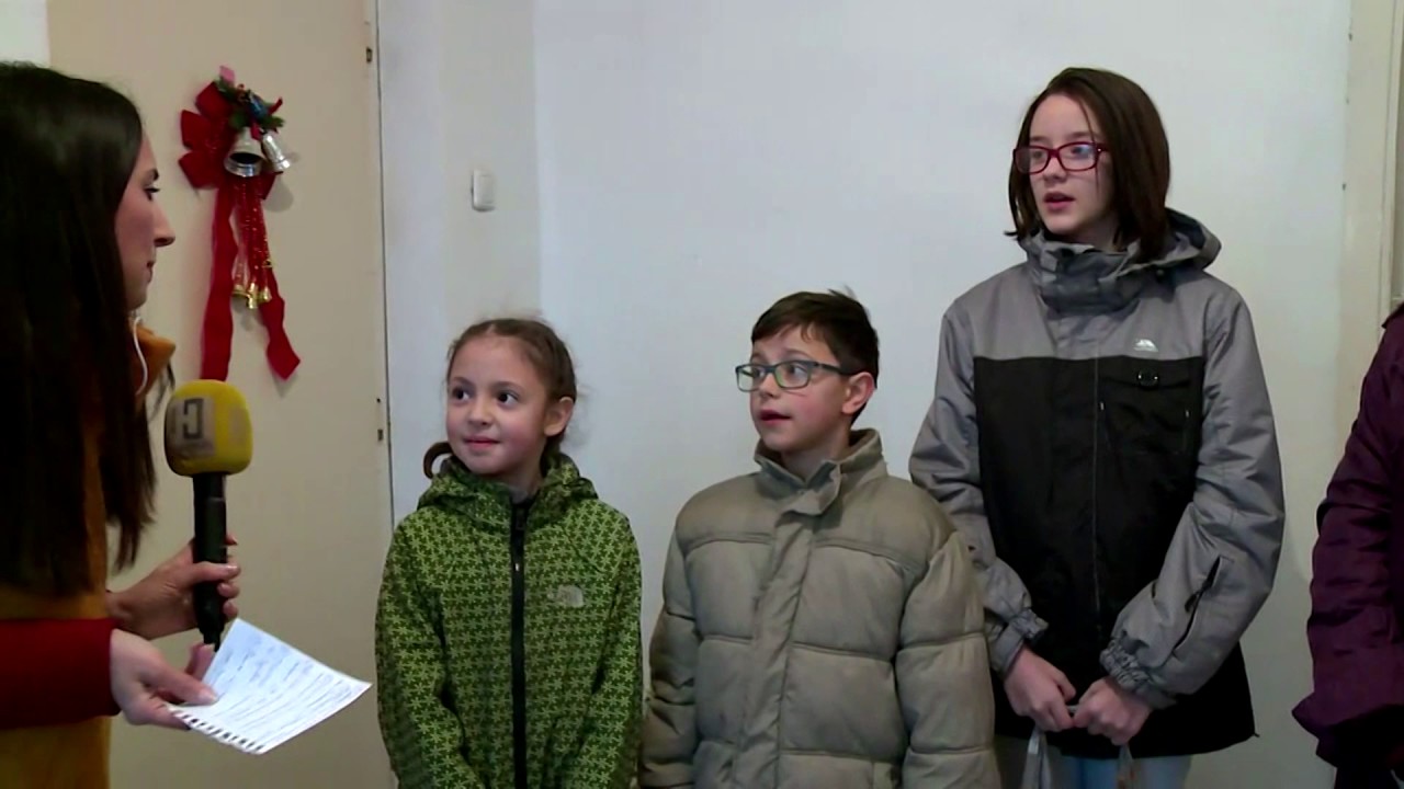 КОЛЕДАРСКАТА ПЕСНА ГО НАВЕСТИ БАДНИК