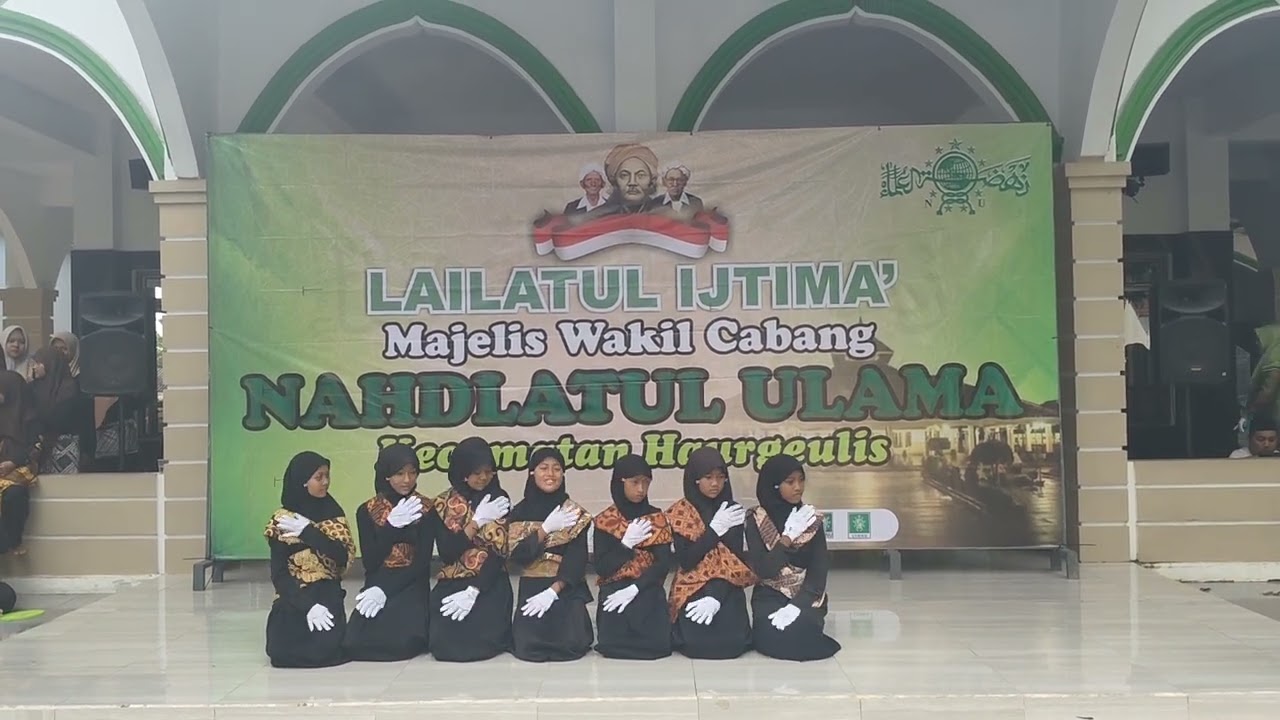 Penampilan Tarian Santri Masjid AlMunawaroh