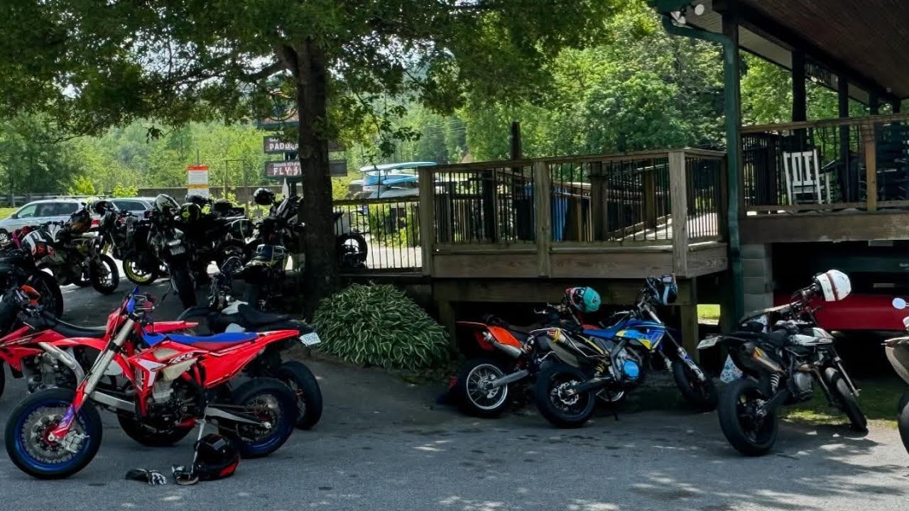 Following KTM 500 Supermotos Down Tail of the Dragon // 4K Motorcycle POV