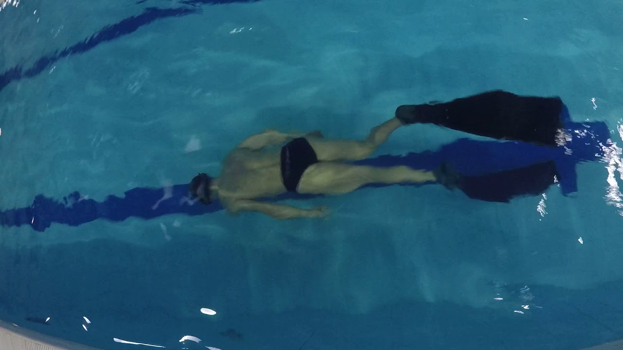 Valerio Guerra apnea dinamica con pinne 125m