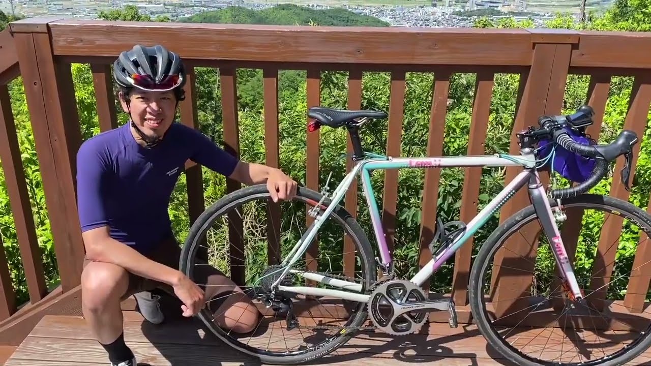 霧のテラスで高橋のバイクチェック 