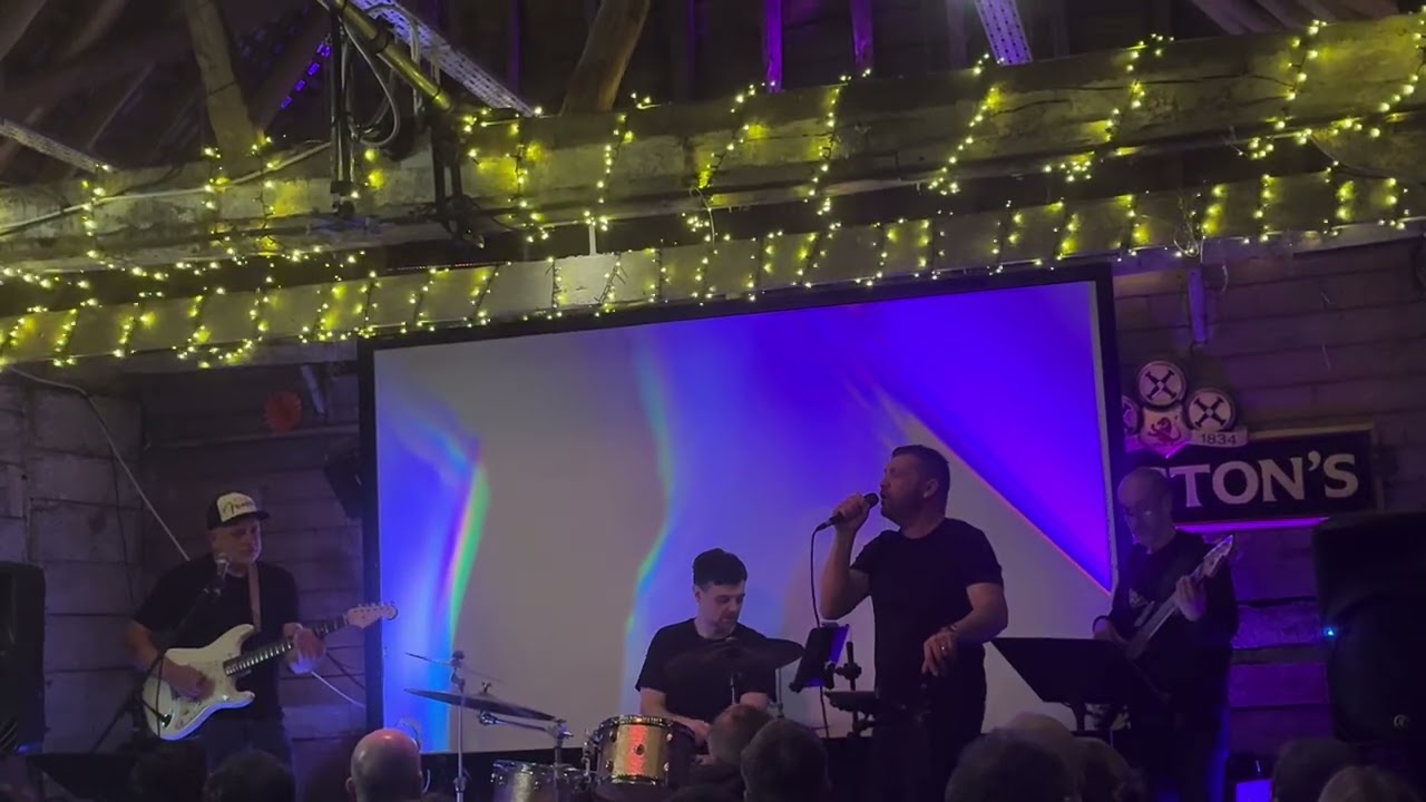 “Little Red Rooster (Live) – Slide Guitar Blues Through a Vibrolux”