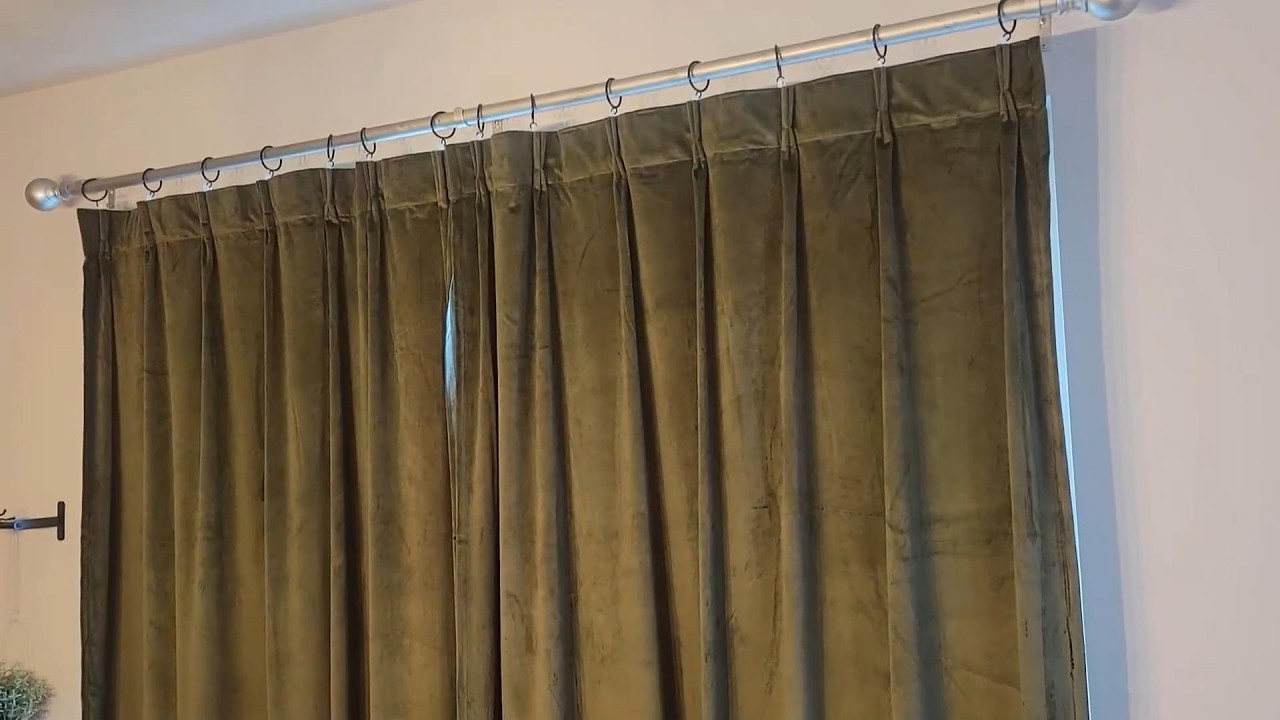 Drapenova Luxury Velvet Pinch Pleat Blackout Curtains – 96 Inch Long Moss Green Vintage Drapes