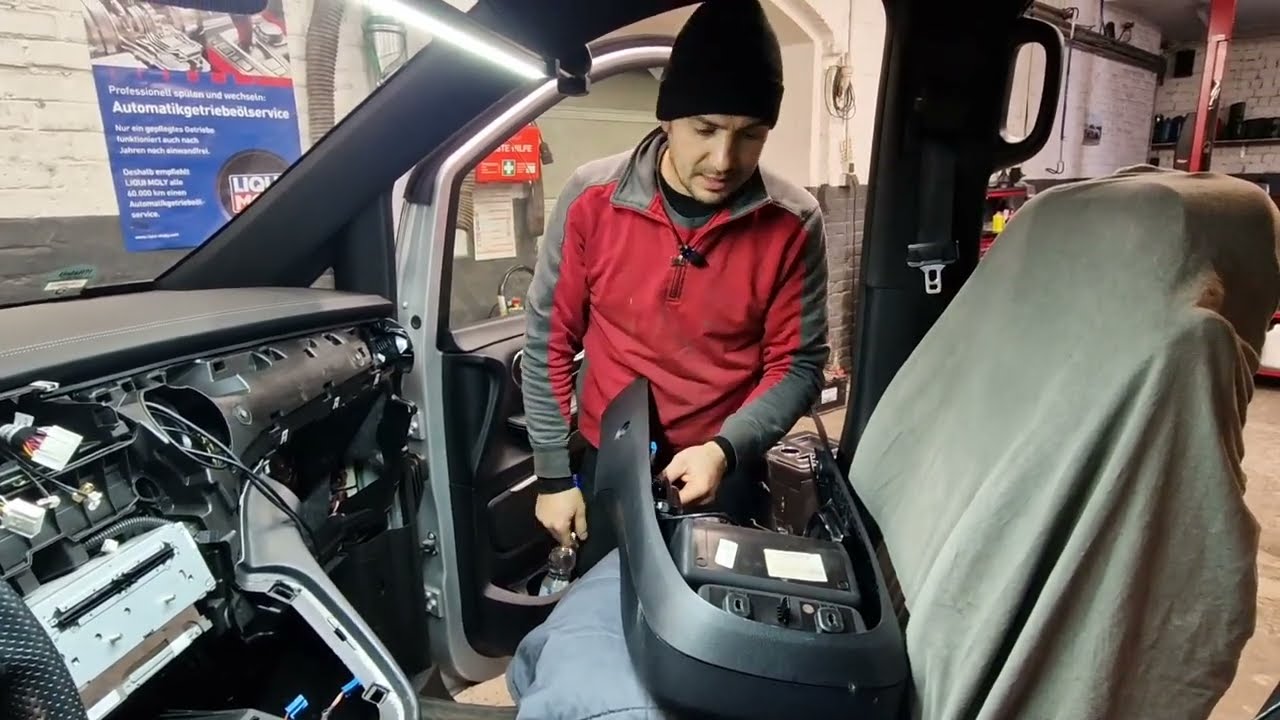 Mercedes V-Klasse W447  BJ. 2020 Multimedia Radio mit Touch Bildschirm nachgerüstet.Hilfreiche Tipps