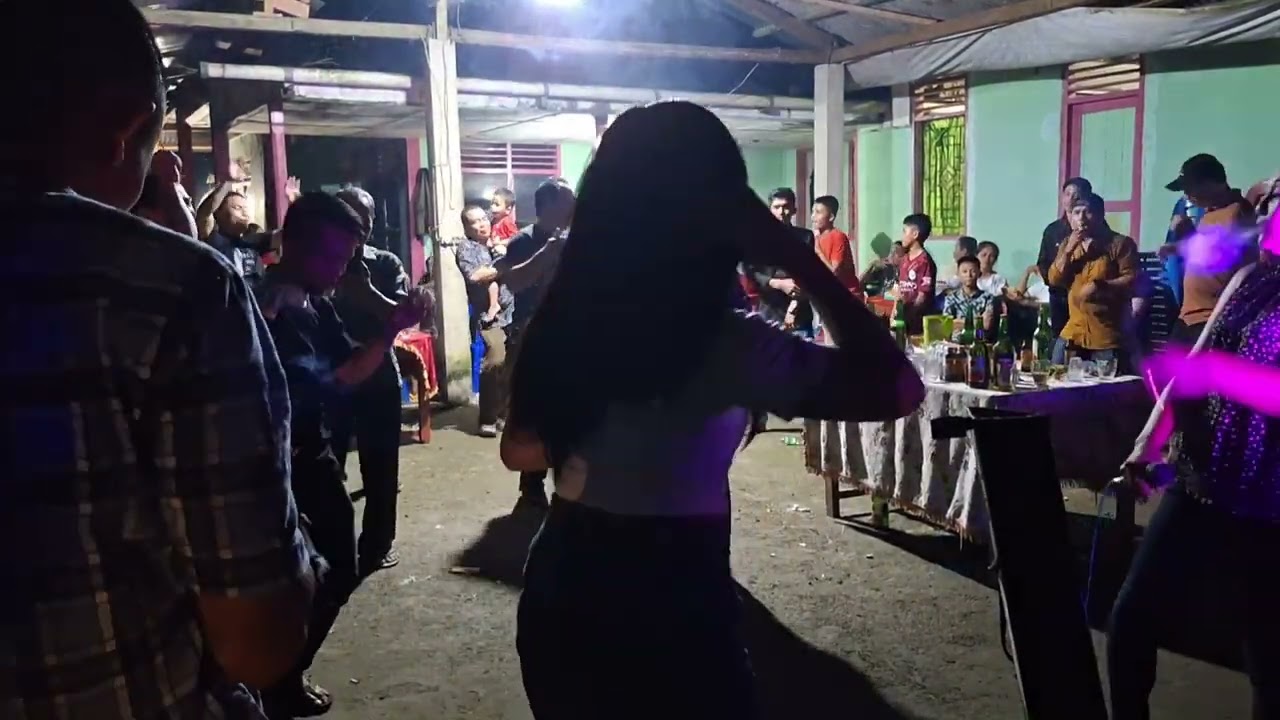 Live Dj Nias Oitola Fasita, Me Bòji Dua Talu Mbongi