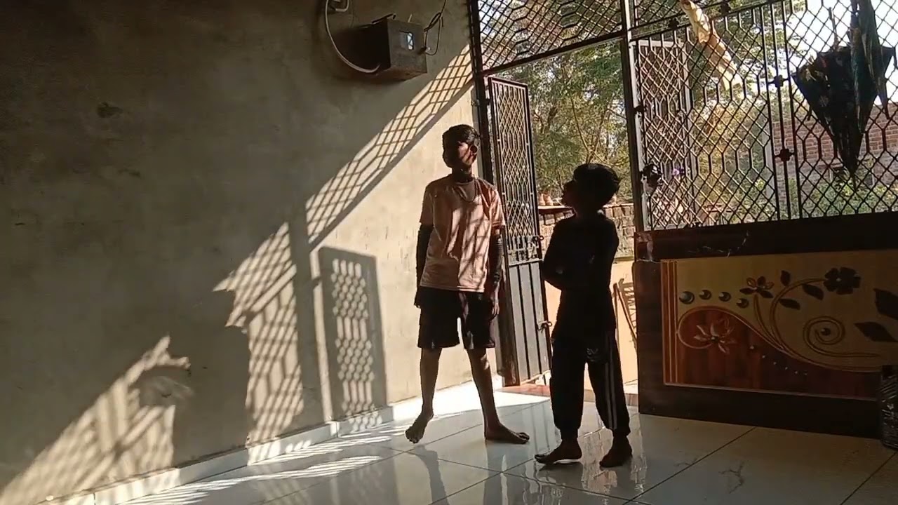 મંગાજી અને સોમાજી બંને નવો ફોન લેવા ગયા......######......